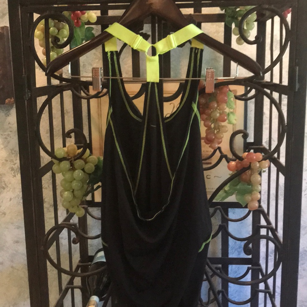 NEON YELLOW/BLACK WORKOUT TANK! 🤗 Size XS.